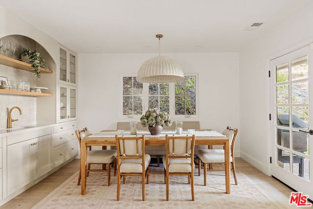 4257 Don Luis Drive, Los Angeles, CA 90008