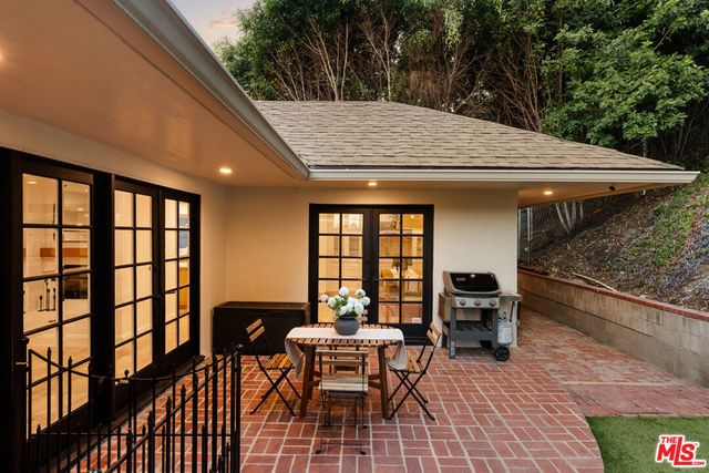 4257 Don Luis Drive, Los Angeles, CA 90008