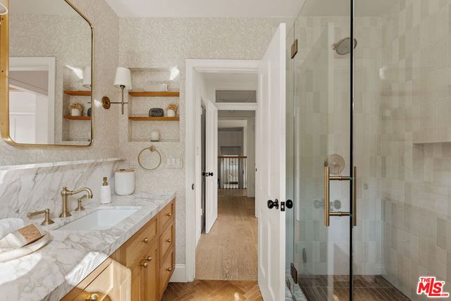 4257 Don Luis Drive, Los Angeles, CA 90008