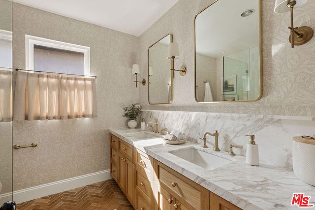4257 Don Luis Drive, Los Angeles, CA 90008