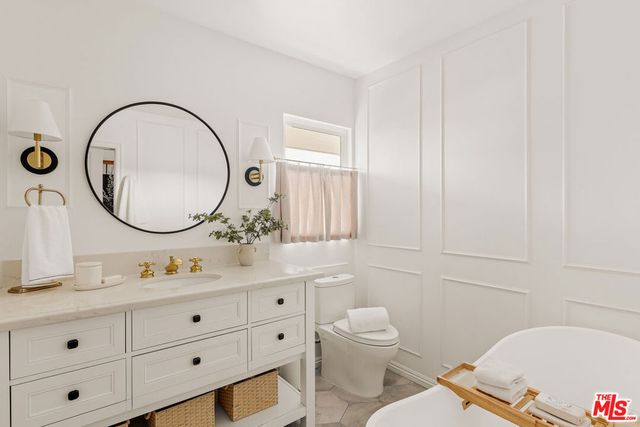 4257 Don Luis Drive, Los Angeles, CA 90008
