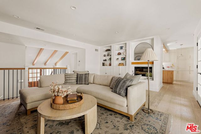 4257 Don Luis Drive, Los Angeles, CA 90008