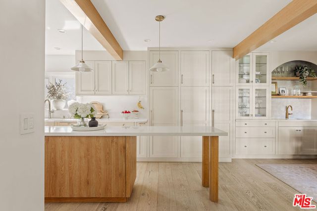 4257 Don Luis Drive, Los Angeles, CA 90008