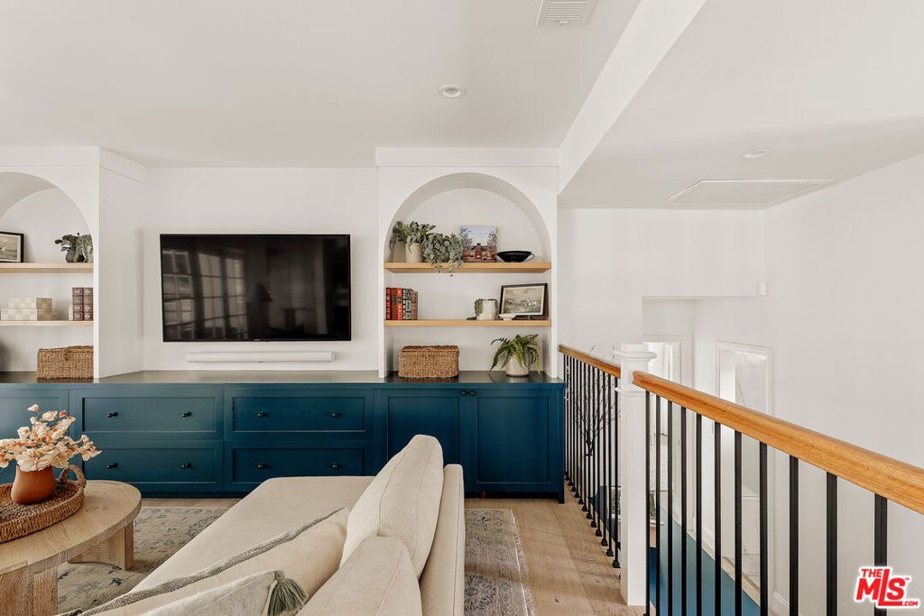4257 Don Luis Drive, Los Angeles, CA 90008 — photo 5
