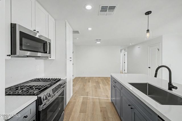 3005 S EDWARD Drive, Tempe, AZ 85282