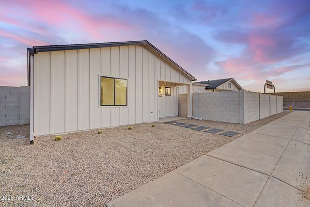 3005 S EDWARD Drive, Tempe, AZ 85282