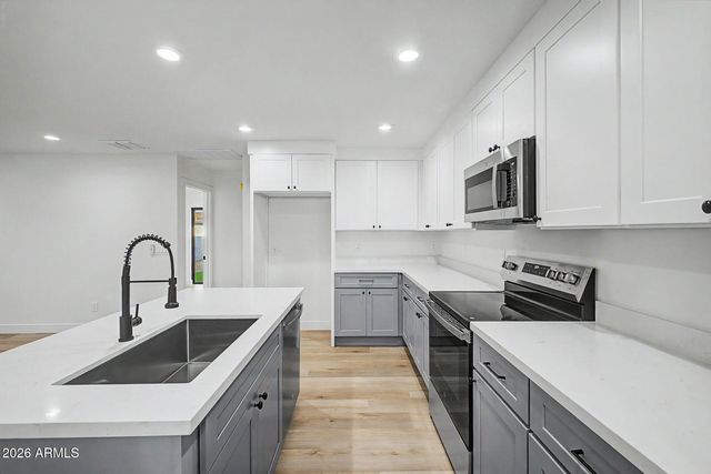 3005 S EDWARD Drive, Tempe, AZ 85282