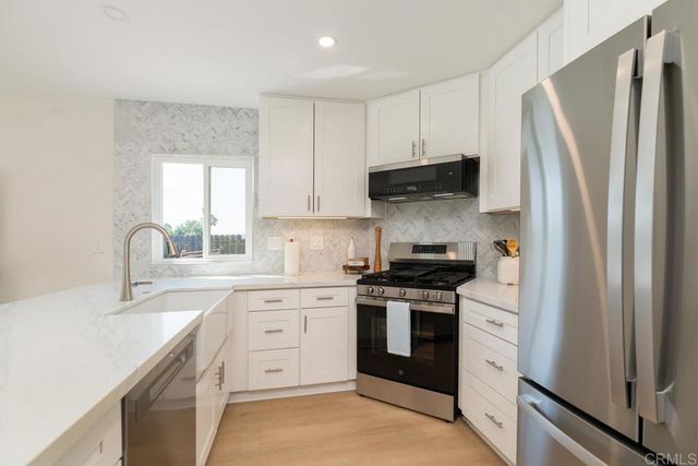 11007 Crystal Springs Rd, Santee, CA 92071