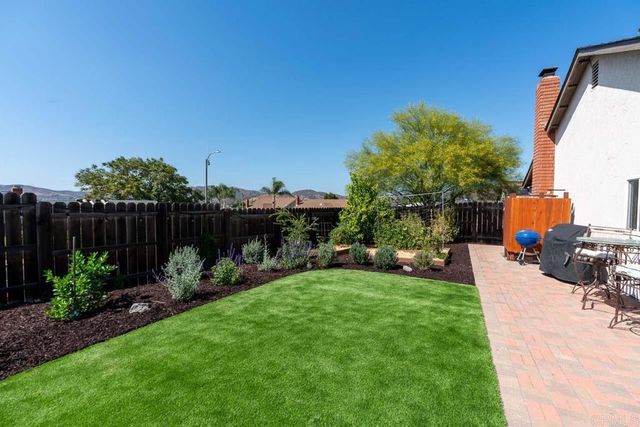 11007 Crystal Springs Rd, Santee, CA 92071