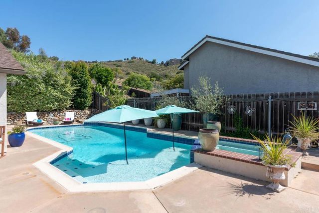 11007 Crystal Springs Rd, Santee, CA 92071