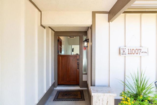 11007 Crystal Springs Rd, Santee, CA 92071