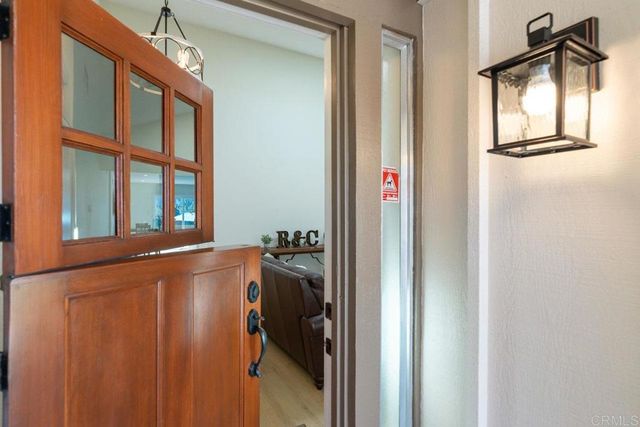11007 Crystal Springs Rd, Santee, CA 92071