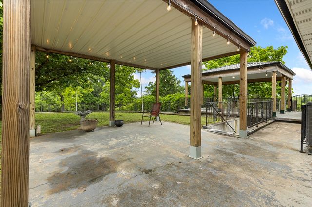 379 & 978 E Hwy 14, Lead Hill, AR 72644