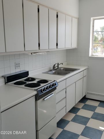 500 S Beach St Apt B3, Daytona Beach, FL 32114