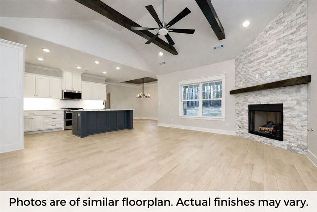 7915 Teton Trail Avenue, Springdale, AR 72762