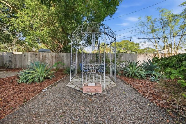 8334 DIAGONAL ROAD N, St Petersburg, FL 33702