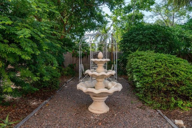 8334 DIAGONAL ROAD N, St Petersburg, FL 33702