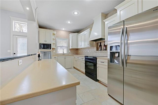 11108 W 132nd Place, Overland Park, KS 66213