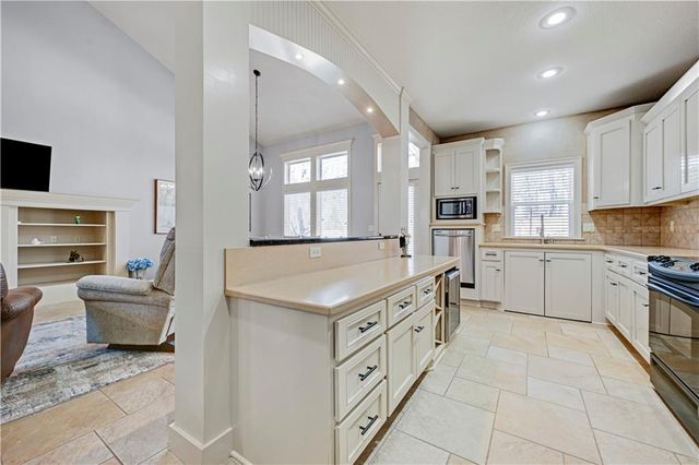 11108 W 132nd Place, Overland Park, KS 66213