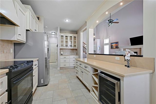 11108 W 132nd Place, Overland Park, KS 66213