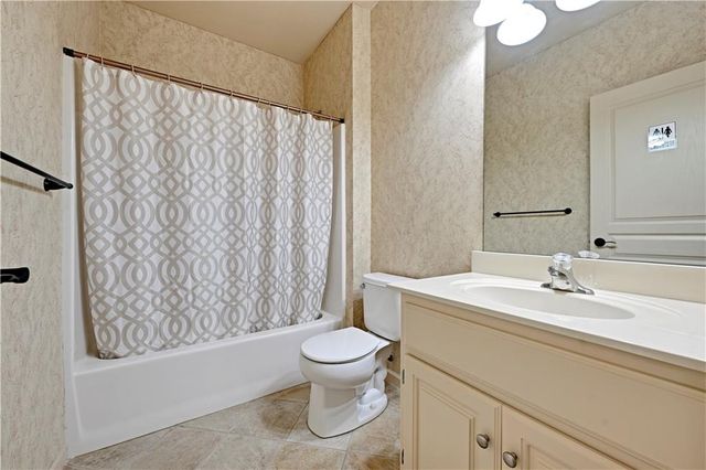 11108 W 132nd Place, Overland Park, KS 66213