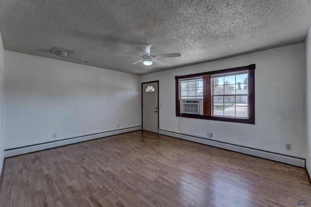 142 E MONTANA, Rapid City, SD 57701