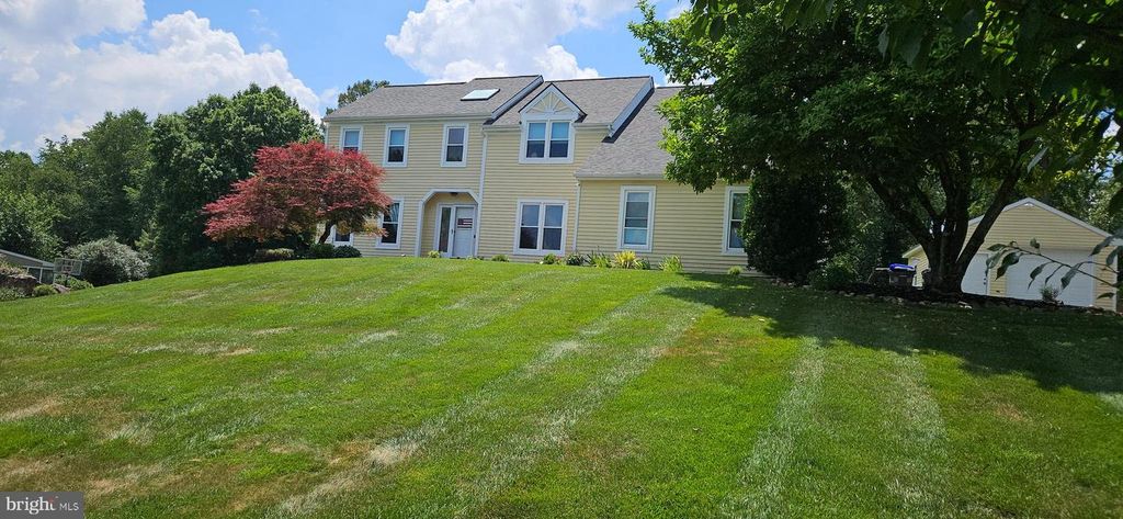 422 S SADDLEBROOK CIR, Chester Springs, PA 19425