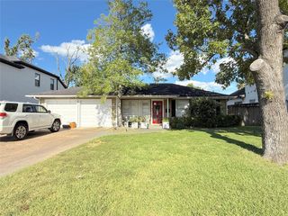 1434 Glourie Drive, Houston, TX 77055