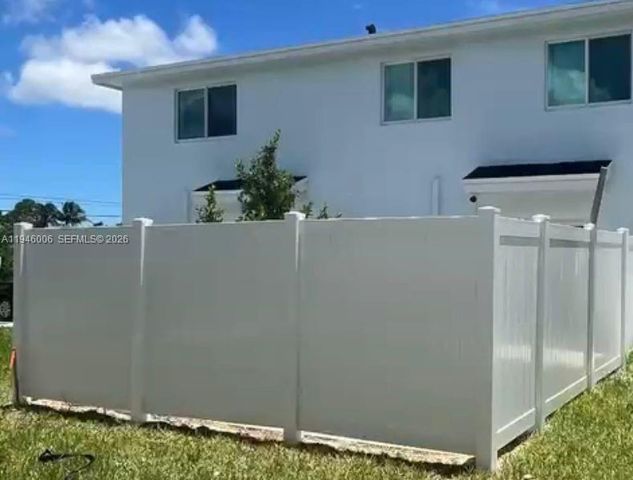 1025 NW 5th St, Florida City, FL 33034