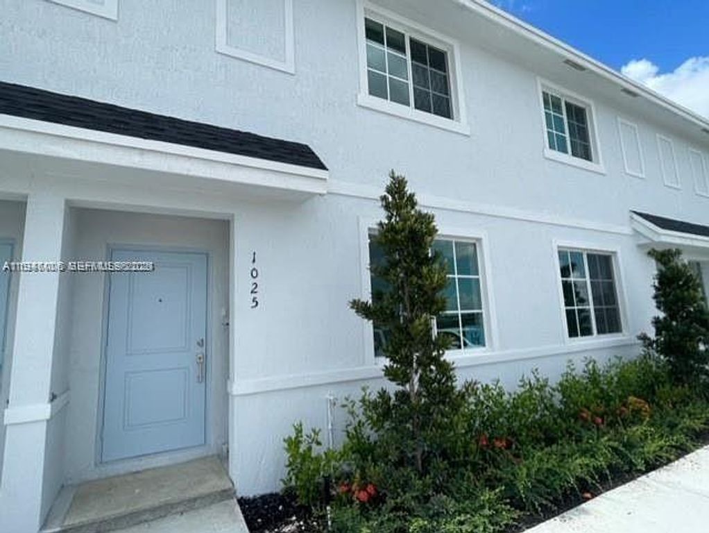 1025 NW 5th St, Florida City, FL 33034