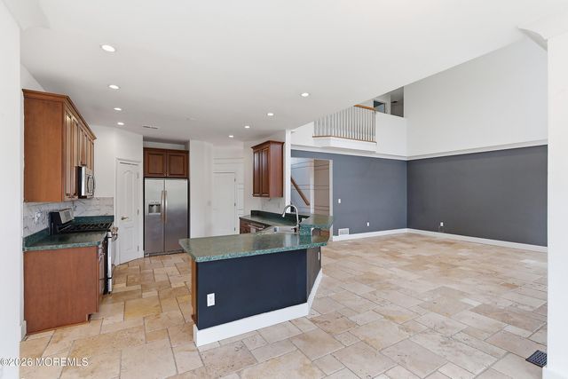 17 Meadow Run Court, Jackson, NJ 08527