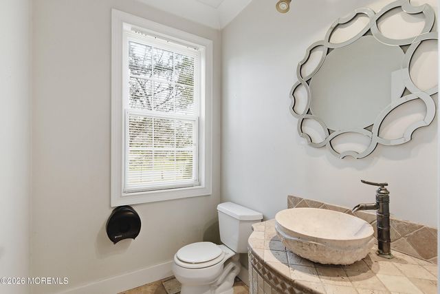 17 Meadow Run Court, Jackson, NJ 08527