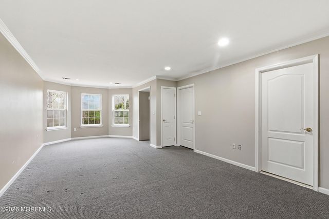 17 Meadow Run Court, Jackson, NJ 08527