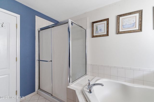 17 Meadow Run Court, Jackson, NJ 08527