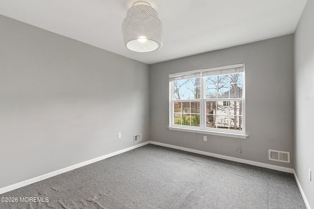 17 Meadow Run Court, Jackson, NJ 08527