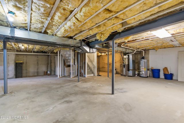 17 Meadow Run Court, Jackson, NJ 08527