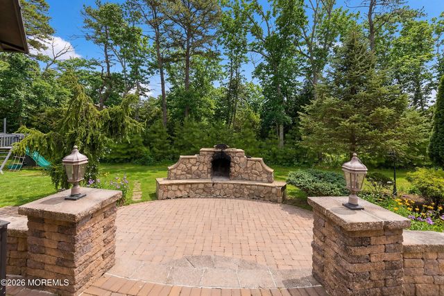 17 Meadow Run Court, Jackson, NJ 08527