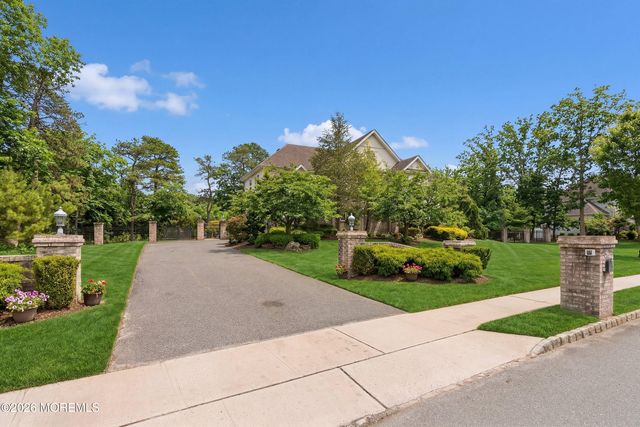 17 Meadow Run Court, Jackson, NJ 08527