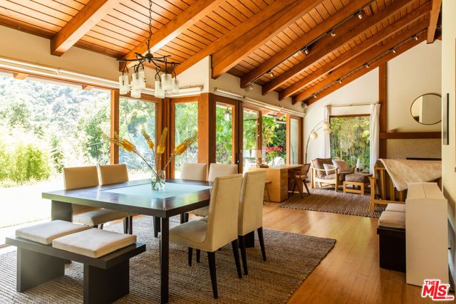 3626 Mandeville Canyon Road, Los Angeles, CA 90049