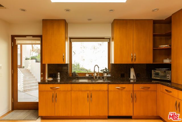 3626 Mandeville Canyon Road, Los Angeles, CA 90049