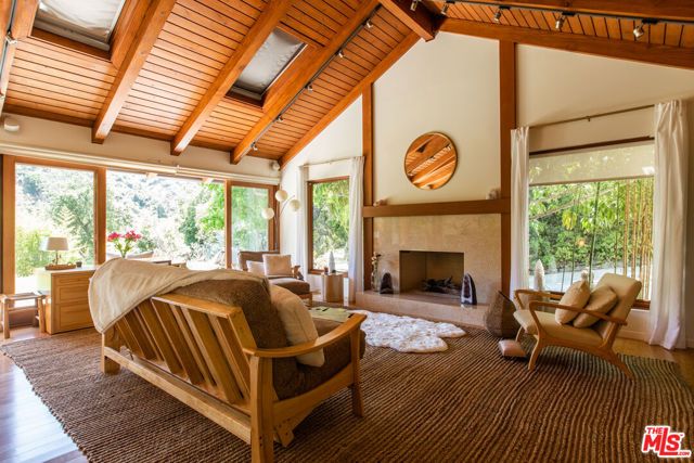 3626 Mandeville Canyon Road, Los Angeles, CA 90049