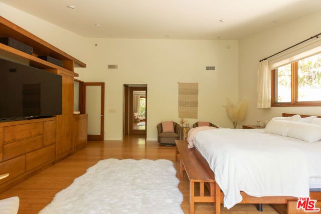3626 Mandeville Canyon Road, Los Angeles, CA 90049
