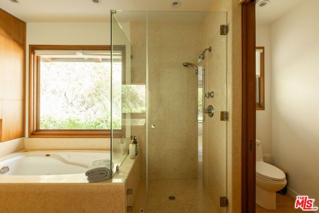 3626 Mandeville Canyon Road, Los Angeles, CA 90049