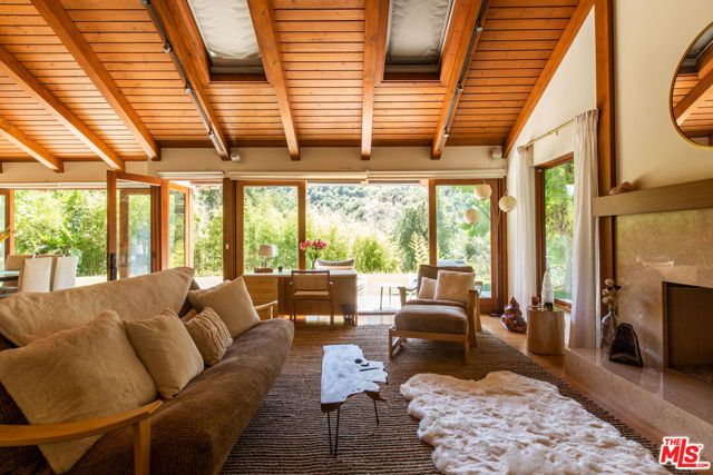 3626 Mandeville Canyon Road, Los Angeles, CA 90049