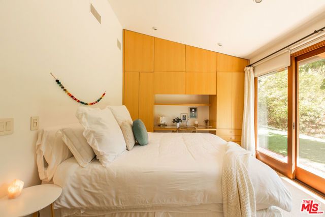 3626 Mandeville Canyon Road, Los Angeles, CA 90049