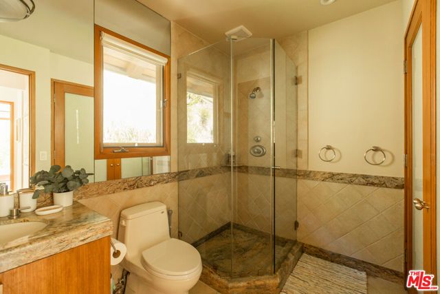 3626 Mandeville Canyon Road, Los Angeles, CA 90049