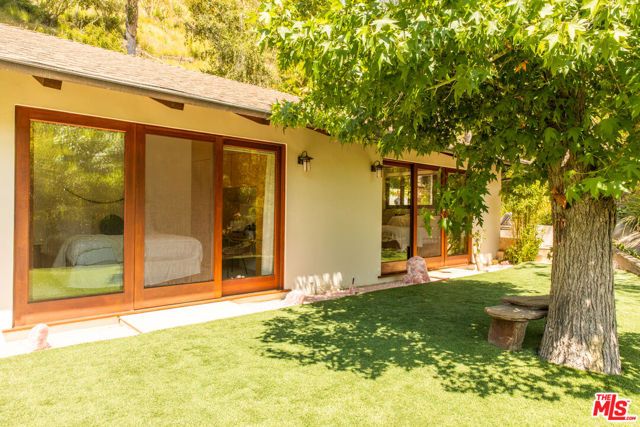 3626 Mandeville Canyon Road, Los Angeles, CA 90049
