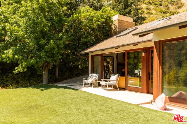 3626 Mandeville Canyon Road, Los Angeles, CA 90049