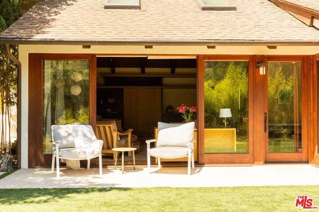 3626 Mandeville Canyon Road, Los Angeles, CA 90049
