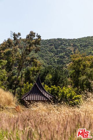 3626 Mandeville Canyon Road, Los Angeles, CA 90049